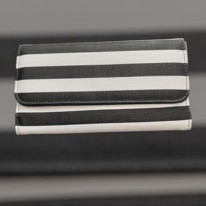 Kut From The Kloth Wallet